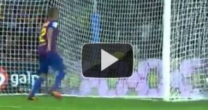 أسد جائع يلتهم خنزيرا إفريقيا (صور